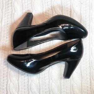 Easy Spirit, black, patent leather pump, sz 8